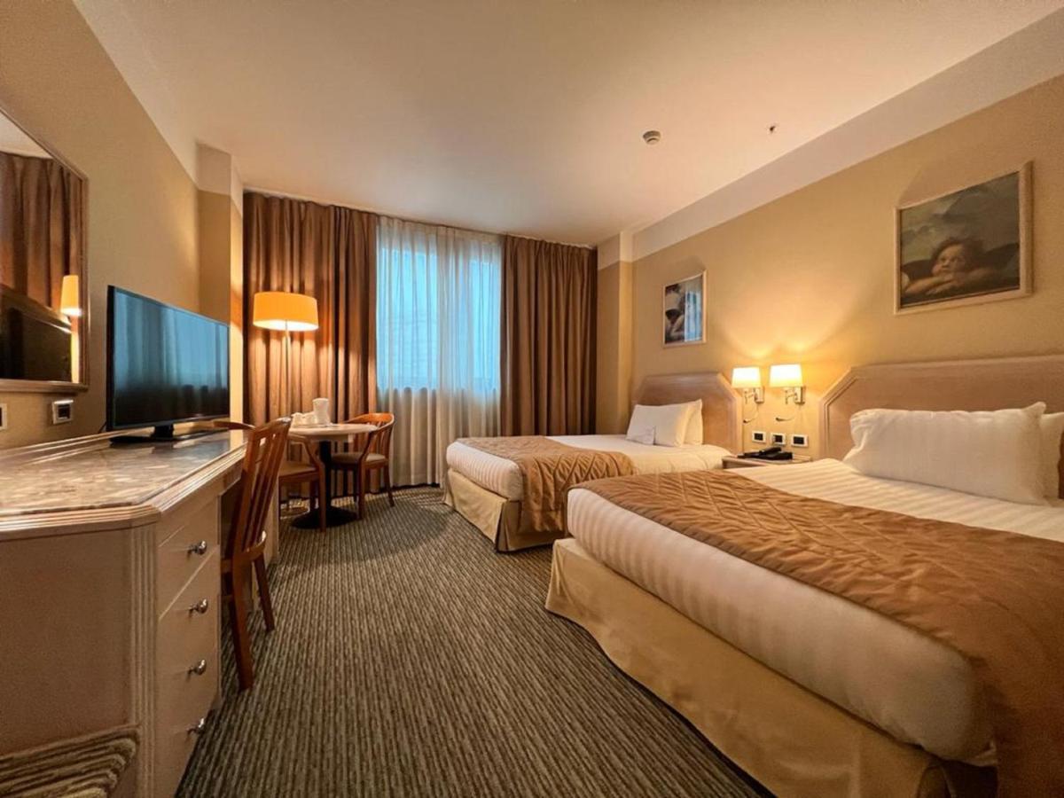 Holiday Inn Naples By Ihg Esterno foto