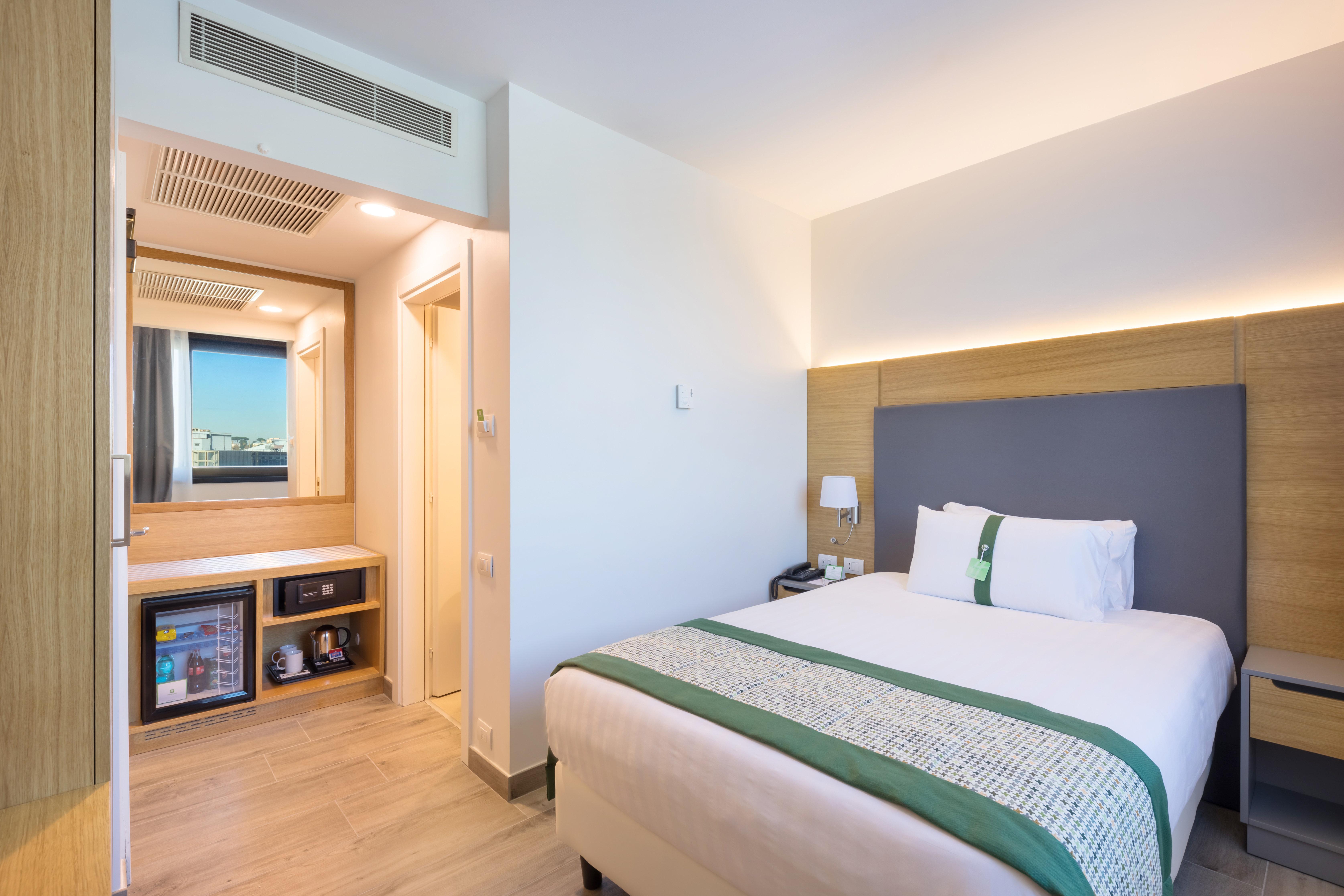 Holiday Inn Naples By Ihg Esterno foto