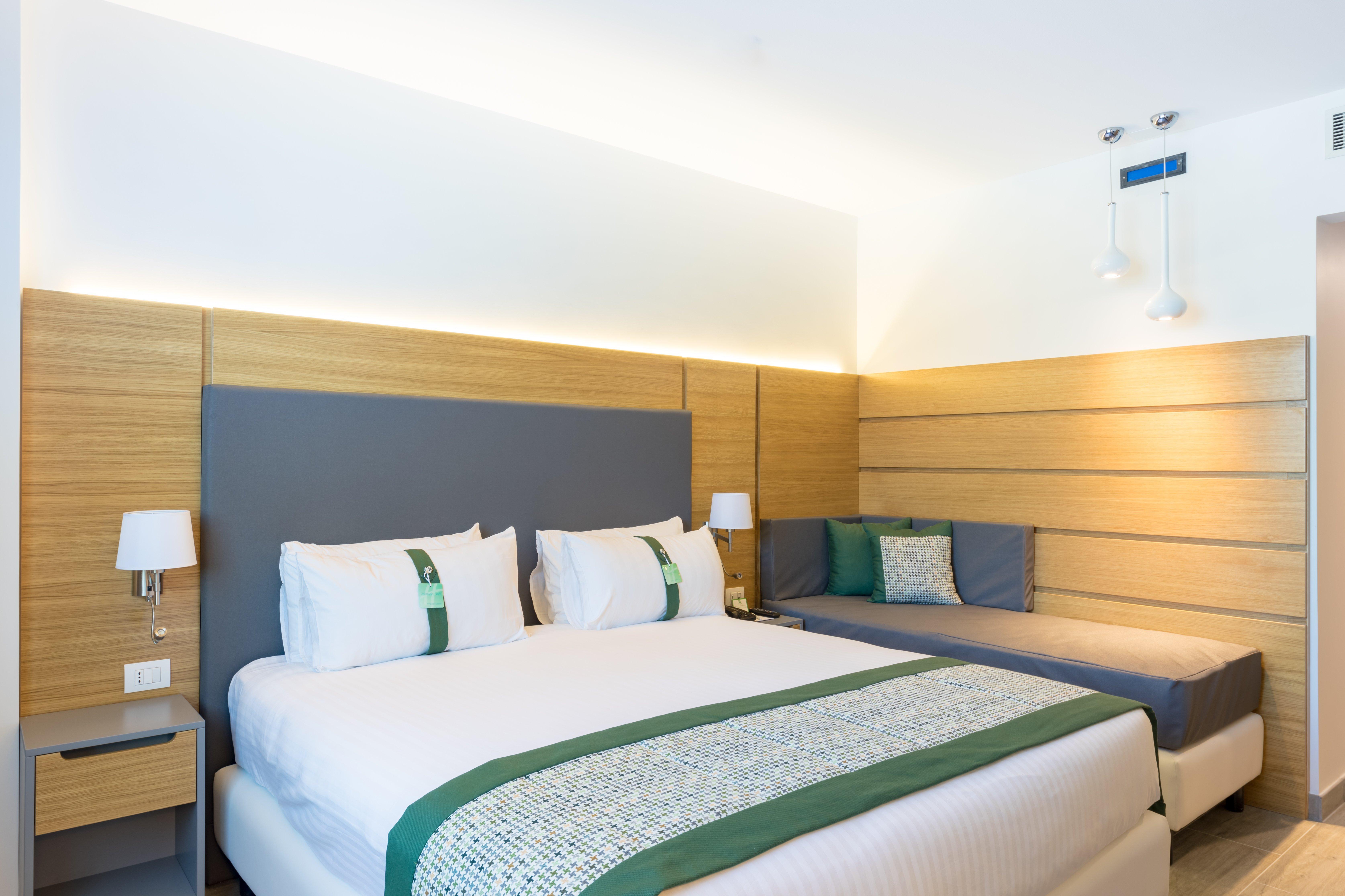 Holiday Inn Naples By Ihg Esterno foto